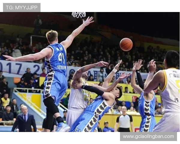 字母哥轰下41分15板9助攻率雄鹿主场击退公牛豪取关键胜利 字母哥轰下41分15板9助攻率雄鹿主场击退公牛豪取关键胜利